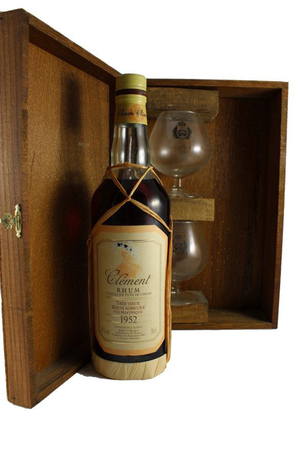CLEMENT 1952 TRES VIEUX AGRICOLE COFFRET WITH GLASSIS 70CL - 44%